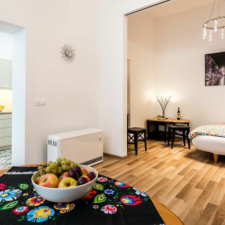 Rentplanet - Apartament Topolowa Cracovia Exterior foto